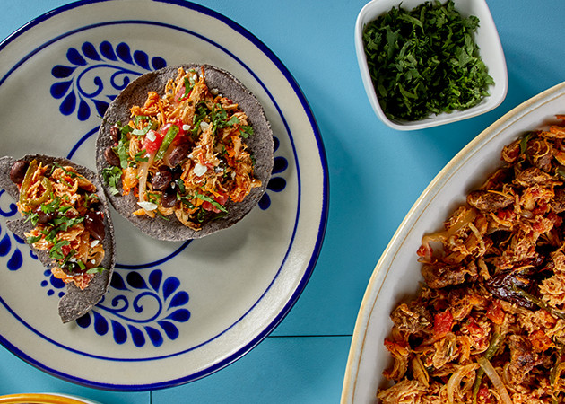 Tostadas de Tinga de Pollo