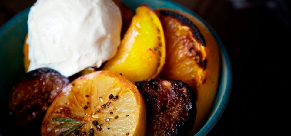 Postre de Frutas a la Parrilla con Chía