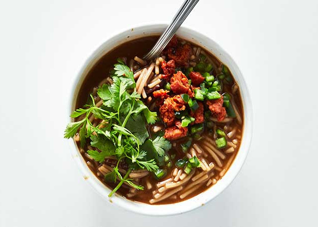 Sopa de Fideo con Caldo de Frijol